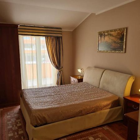 Apartment Sunny พูลา ภายนอก รูปภาพ